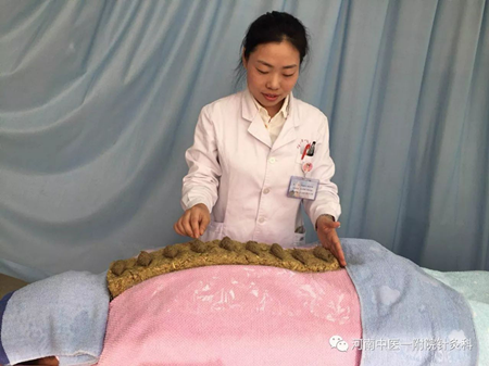 灸法:包括艾柱灸,艾卷灸,艾箱灸,温针灸,隔物灸(隔姜灸,隔蒜灸,隔盐灸